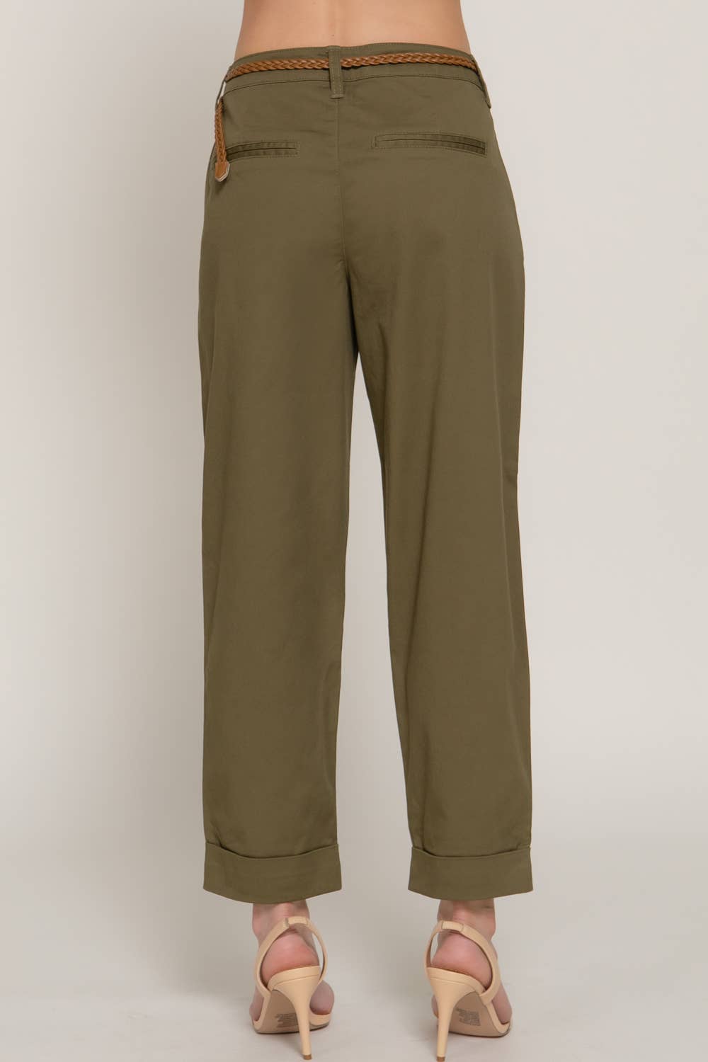 Pantalones chino con cinturón trenzado