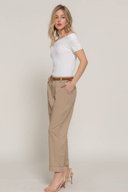 Pantalones chino con cinturón trenzado