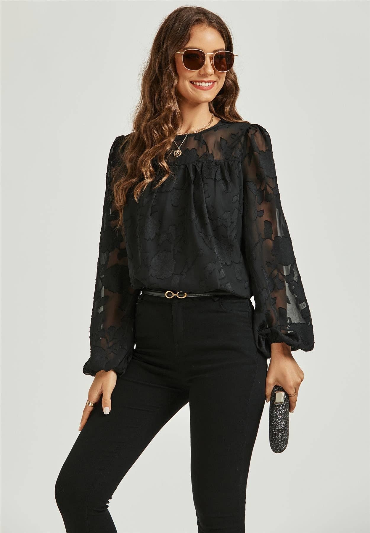 Top de encaje de tul flocado de manga larga en negro