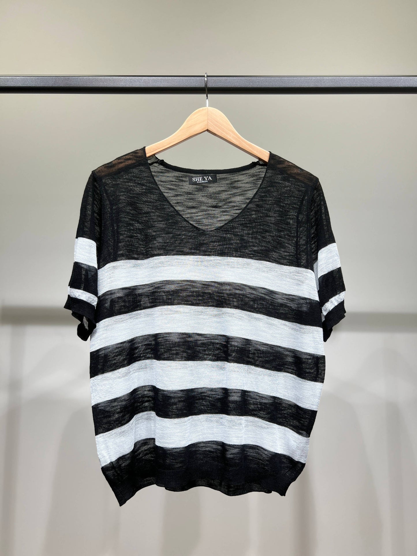 Camiseta jaspeada fina, motivo marinero, escote en V, 25% lino, 20% Tencel