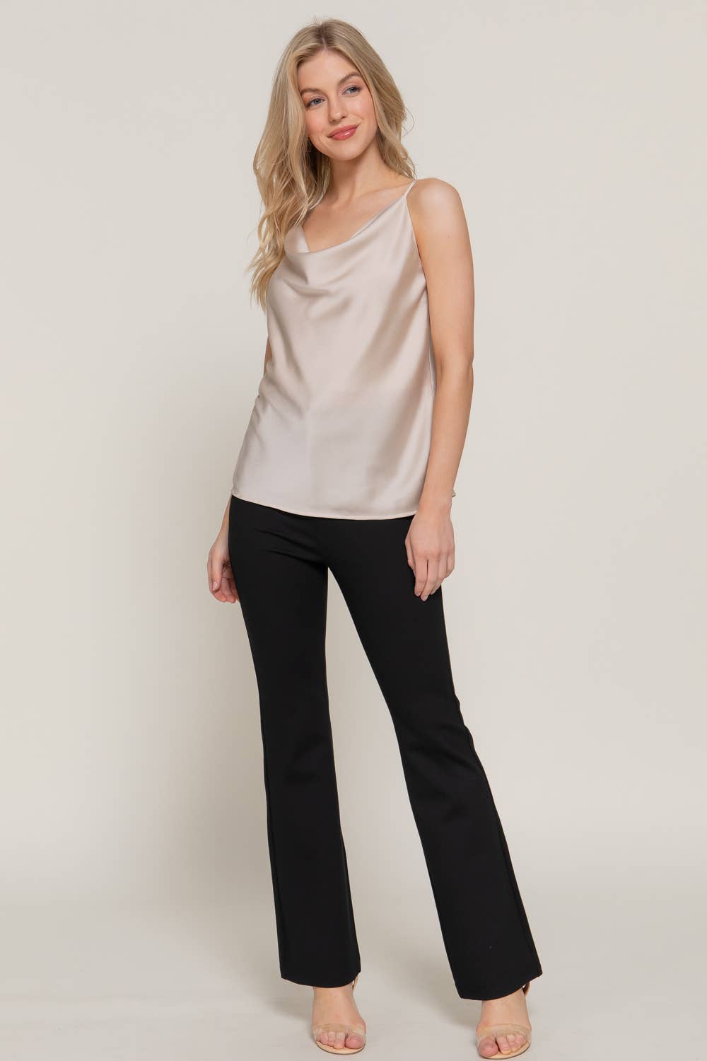 Top camisola de satén con cuello drapeado