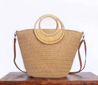 Bolso con asa de madera
