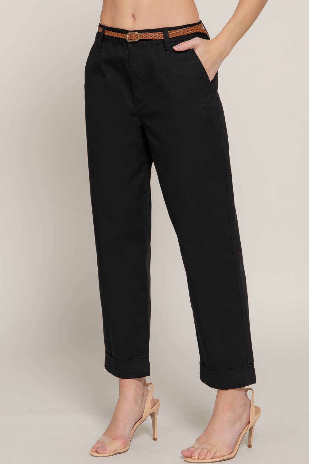 Pantalones chino con cinturón trenzado