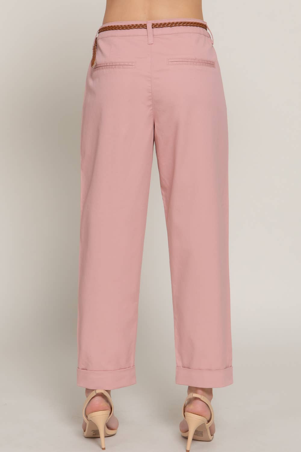 Pantalones chino con cinturón trenzado