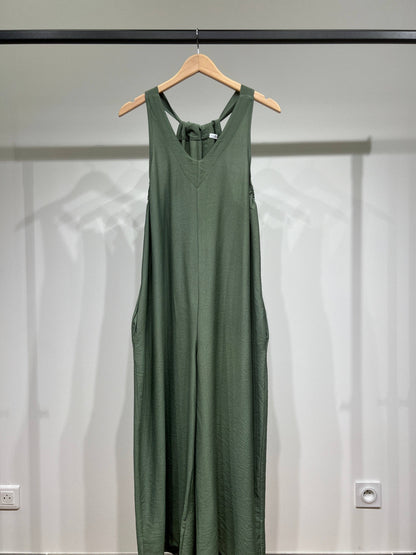 Mono pantalón fluido corte palazzo, espalda para anudar, bolsillos