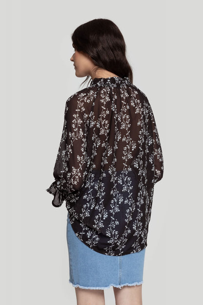 Blusa Flor Sutil