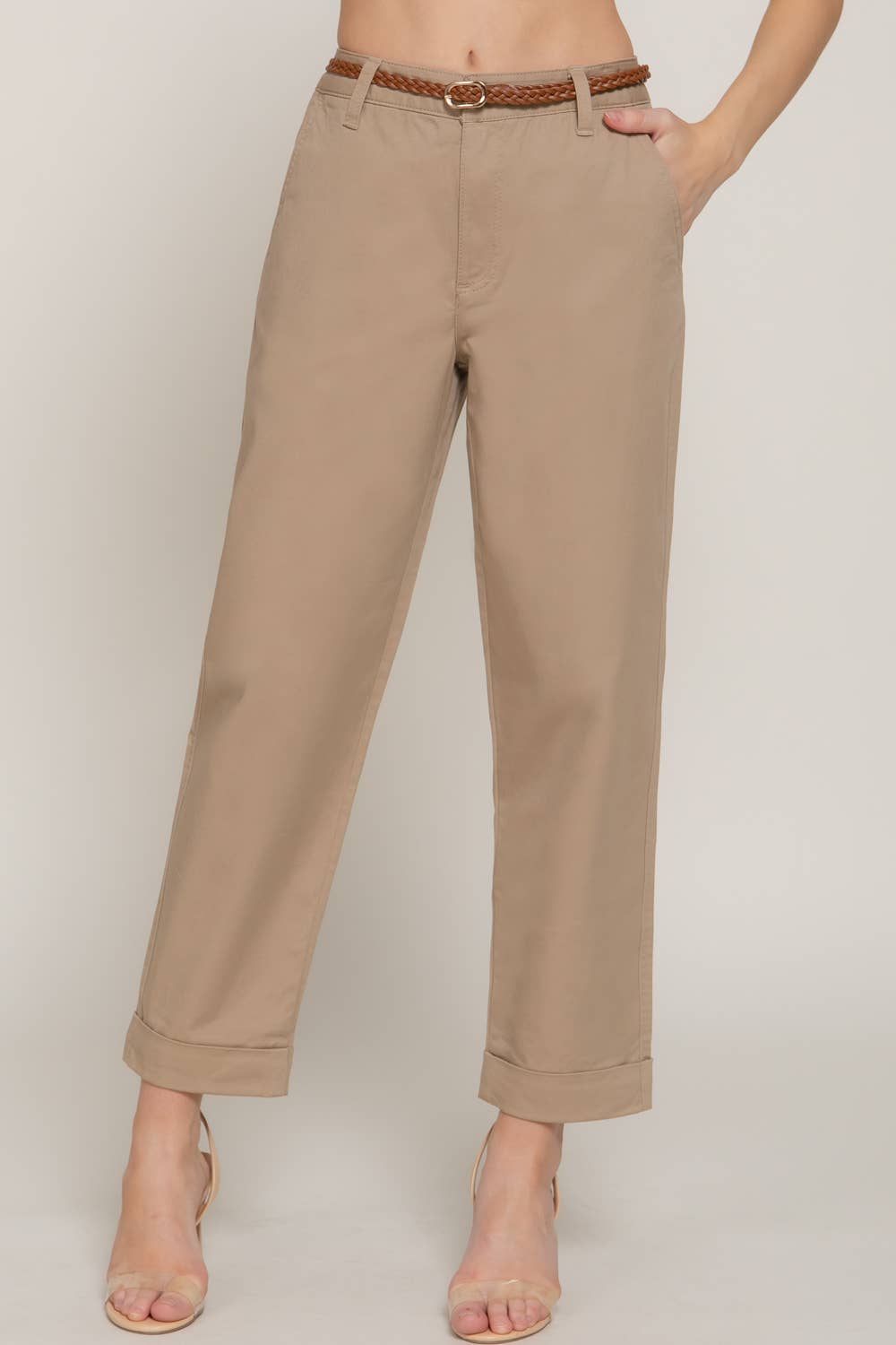 Pantalones chino con cinturón trenzado