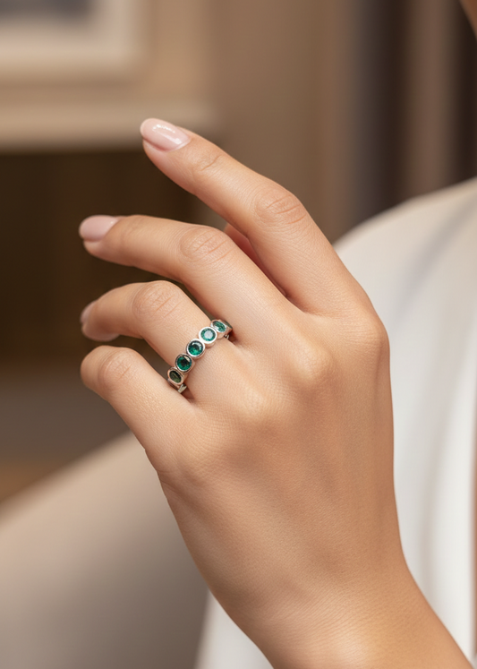 Anillo "Eternidad Esmeralda"
