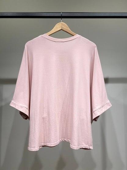 Camiseta manga 3/4 amplia con bordado y punto calado 100% algodón