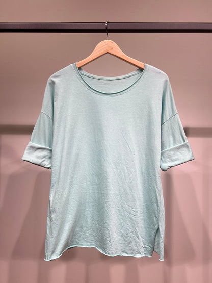 Camiseta ligera sencilla de cuello redondo con aberturas laterales 100% algodón