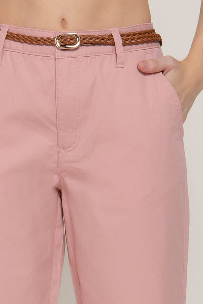Pantalones chino con cinturón trenzado
