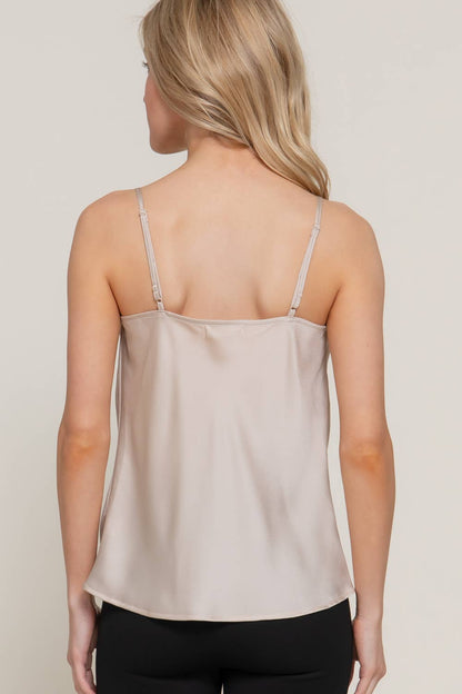 Top camisola de satén con cuello drapeado