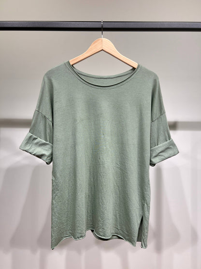 Camiseta ligera sencilla de cuello redondo con aberturas laterales 100% algodón
