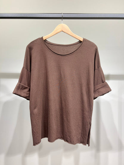 Camiseta ligera sencilla de cuello redondo con aberturas laterales 100% algodón